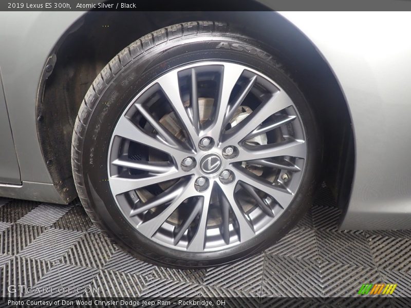 Atomic Silver / Black 2019 Lexus ES 300h