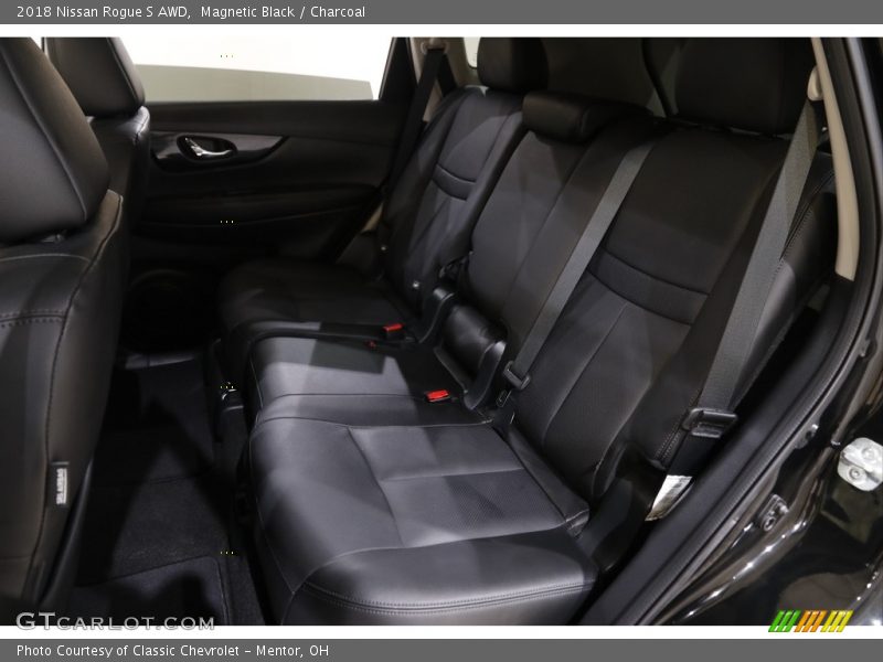 Magnetic Black / Charcoal 2018 Nissan Rogue S AWD