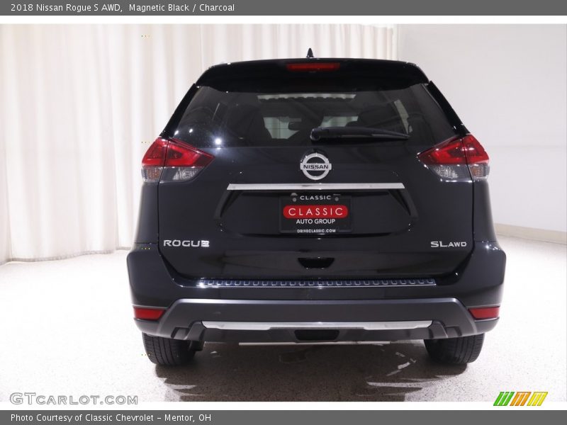 Magnetic Black / Charcoal 2018 Nissan Rogue S AWD