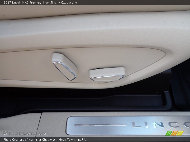 Ingot Silver / Cappuccino 2017 Lincoln MKC Premier