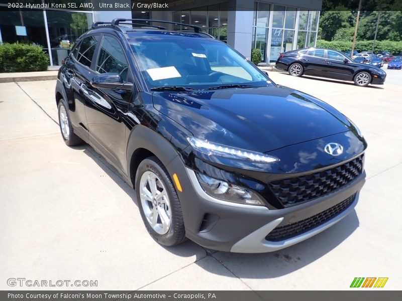 Front 3/4 View of 2022 Kona SEL AWD