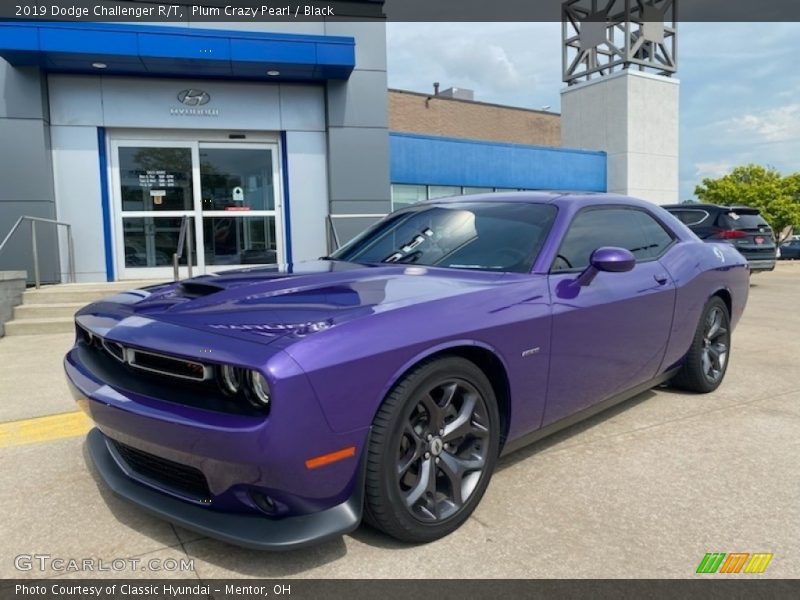 Front 3/4 View of 2019 Challenger R/T