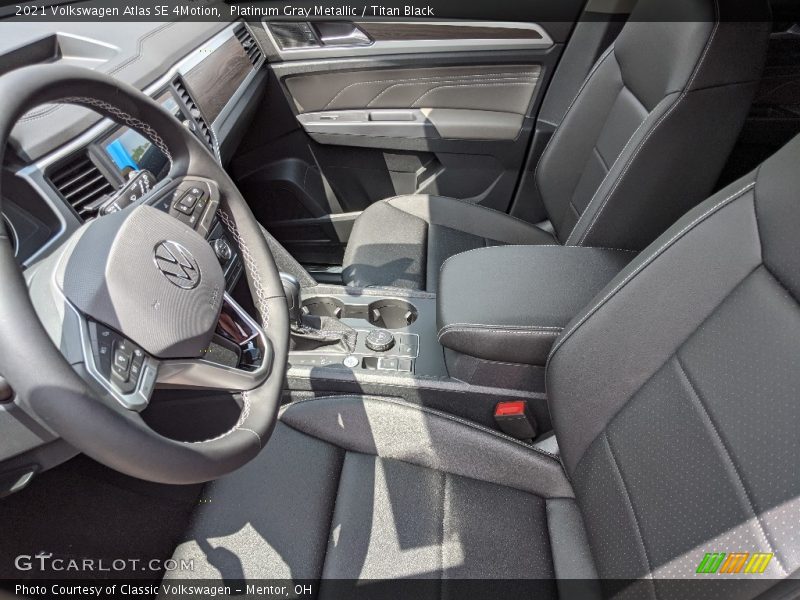 Platinum Gray Metallic / Titan Black 2021 Volkswagen Atlas SE 4Motion