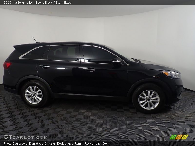 Ebony Black / Satin Black 2019 Kia Sorento LX