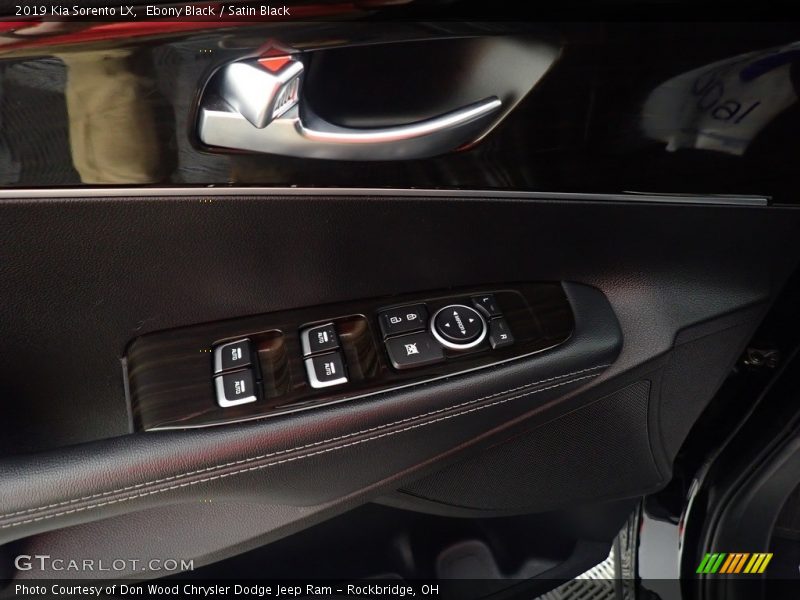 Ebony Black / Satin Black 2019 Kia Sorento LX