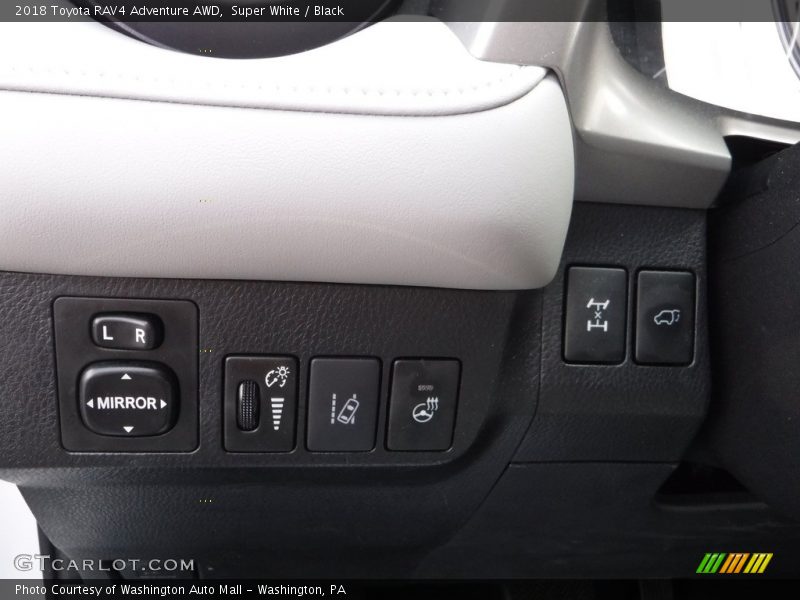 Super White / Black 2018 Toyota RAV4 Adventure AWD