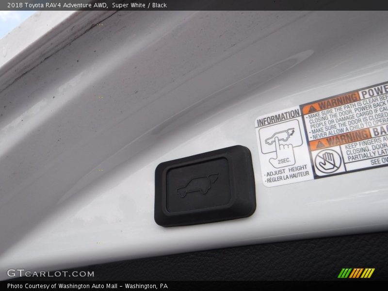 Super White / Black 2018 Toyota RAV4 Adventure AWD