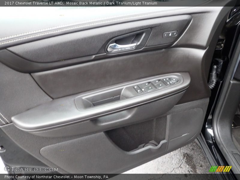 Mosaic Black Metallic / Dark Titanium/Light Titanium 2017 Chevrolet Traverse LT AWD