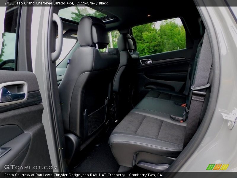 Sting-Gray / Black 2021 Jeep Grand Cherokee Laredo 4x4