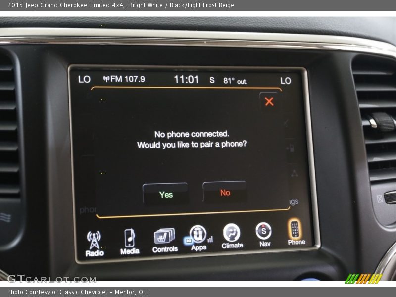 Bright White / Black/Light Frost Beige 2015 Jeep Grand Cherokee Limited 4x4