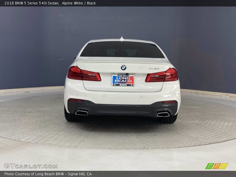 Alpine White / Black 2018 BMW 5 Series 540i Sedan