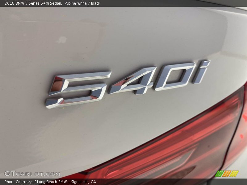 Alpine White / Black 2018 BMW 5 Series 540i Sedan