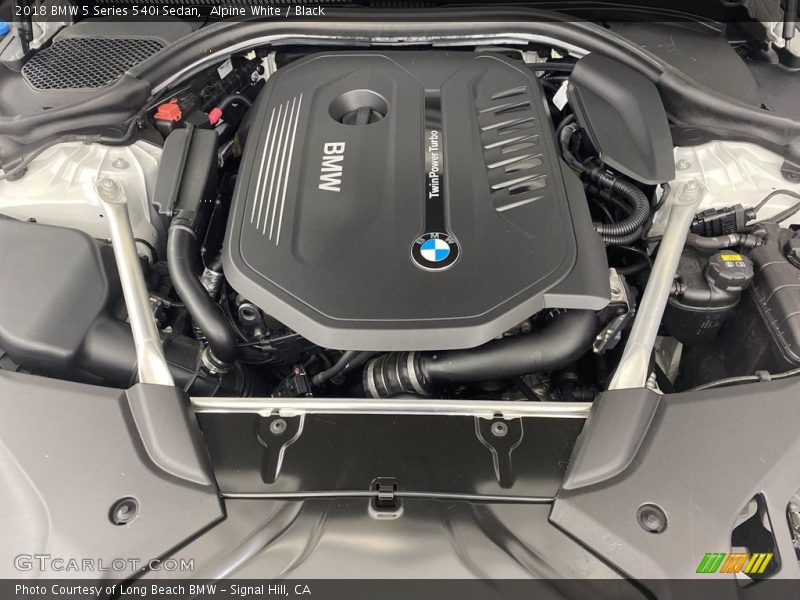 Alpine White / Black 2018 BMW 5 Series 540i Sedan