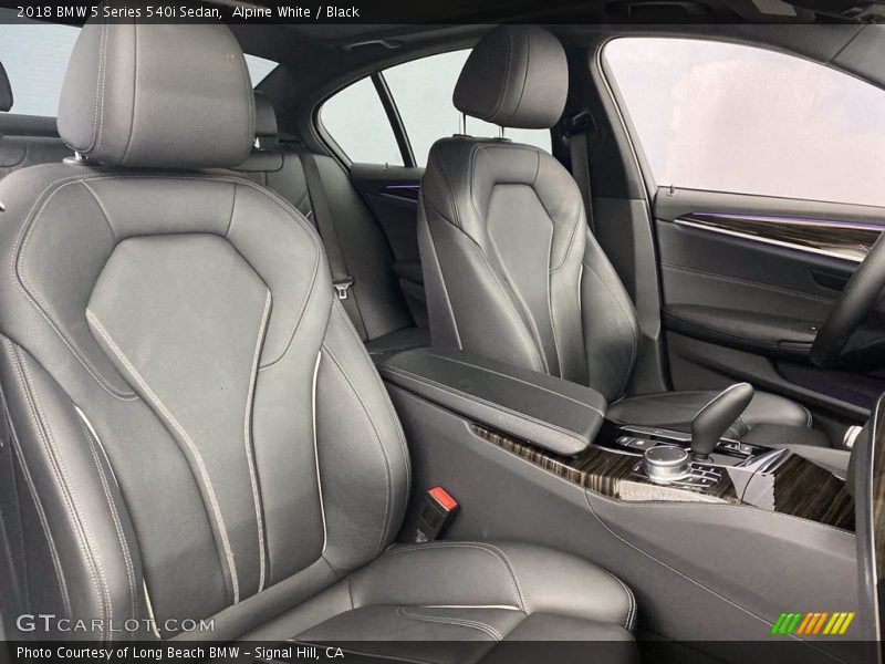 Alpine White / Black 2018 BMW 5 Series 540i Sedan