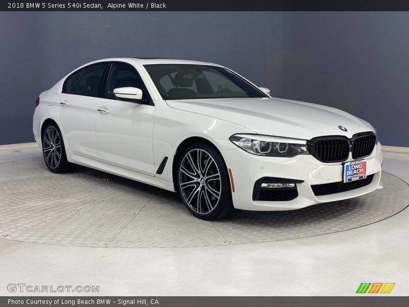 Alpine White / Black 2018 BMW 5 Series 540i Sedan