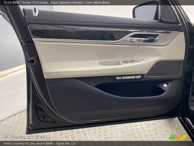 Door Panel of 2018 7 Series 750i Sedan