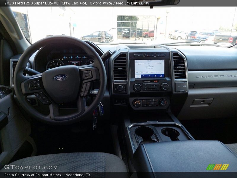 Oxford White / Medium Earth Gray 2020 Ford F250 Super Duty XLT Crew Cab 4x4