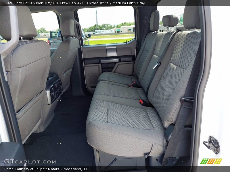 Oxford White / Medium Earth Gray 2020 Ford F250 Super Duty XLT Crew Cab 4x4