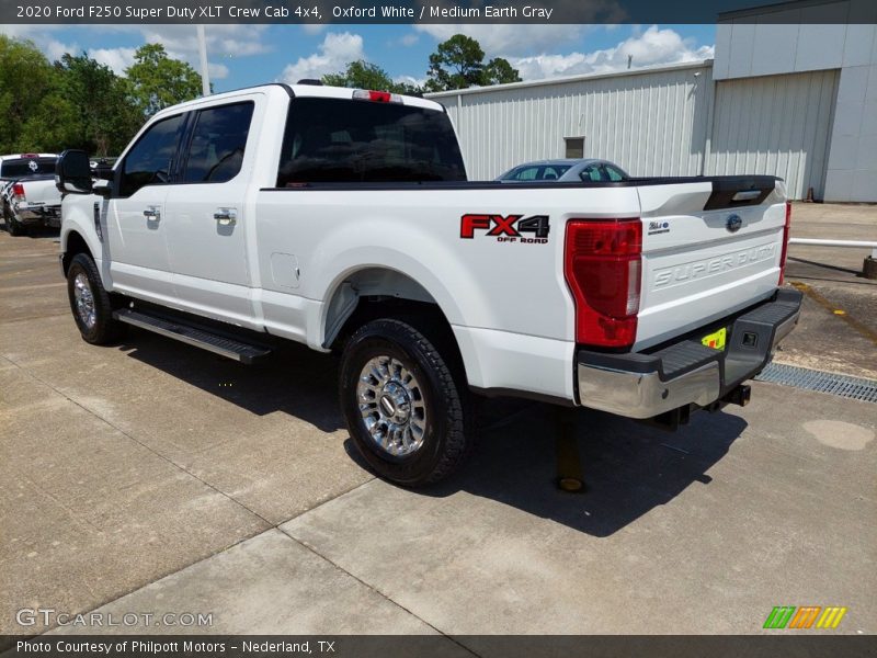 Oxford White / Medium Earth Gray 2020 Ford F250 Super Duty XLT Crew Cab 4x4