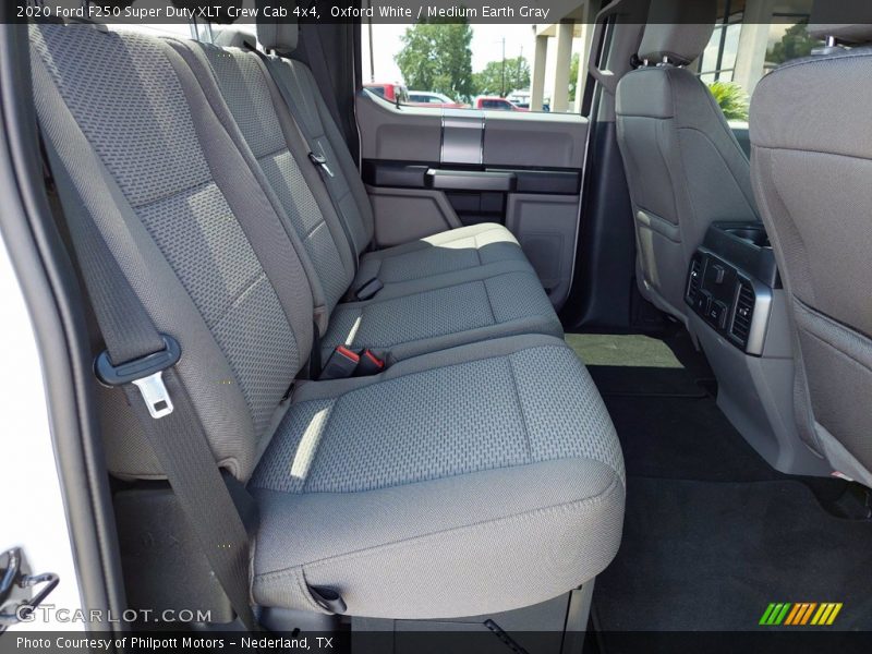 Oxford White / Medium Earth Gray 2020 Ford F250 Super Duty XLT Crew Cab 4x4