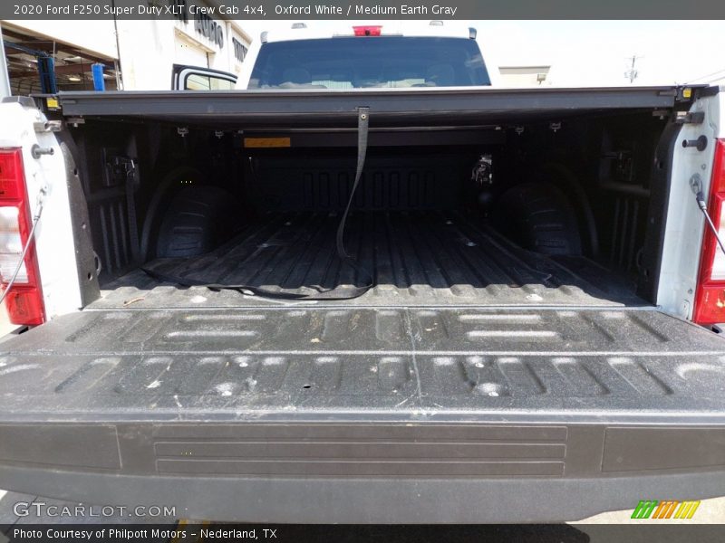 Oxford White / Medium Earth Gray 2020 Ford F250 Super Duty XLT Crew Cab 4x4
