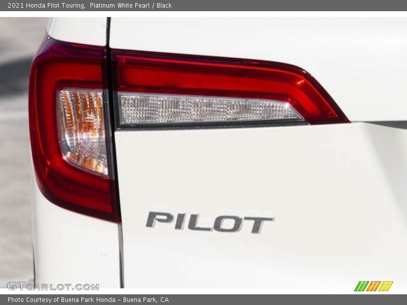 Platinum White Pearl / Black 2021 Honda Pilot Touring