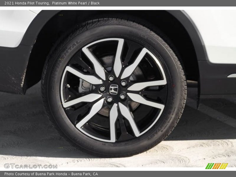 Platinum White Pearl / Black 2021 Honda Pilot Touring
