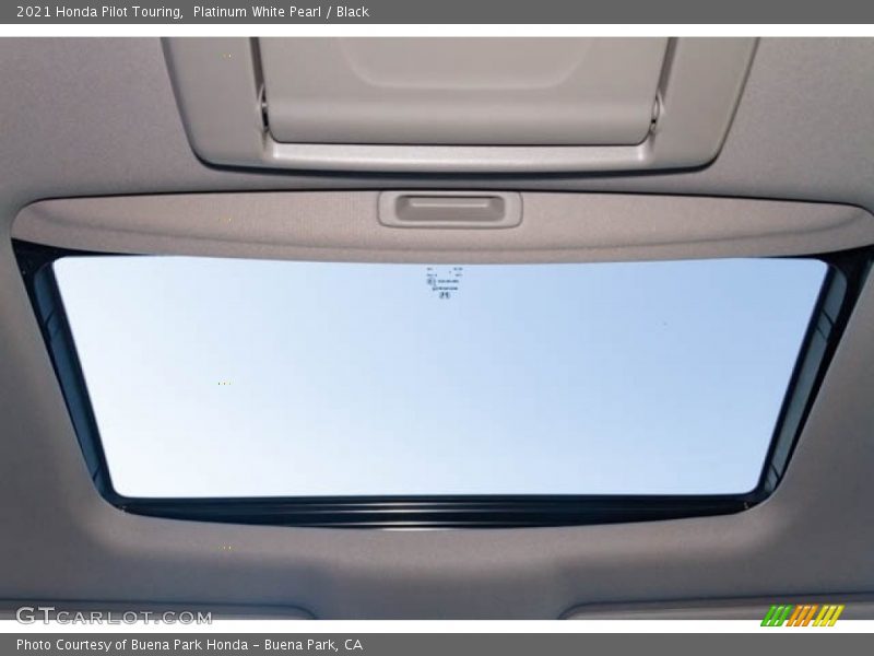 Platinum White Pearl / Black 2021 Honda Pilot Touring