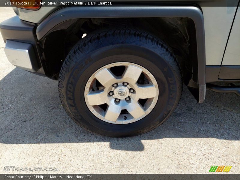 Silver Fresco Metallic / Dark Charcoal 2010 Toyota FJ Cruiser