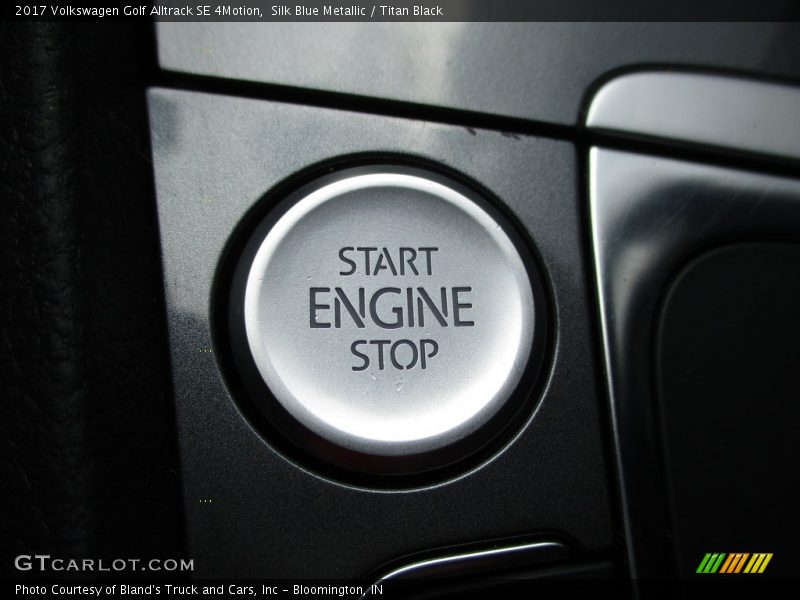 Silk Blue Metallic / Titan Black 2017 Volkswagen Golf Alltrack SE 4Motion