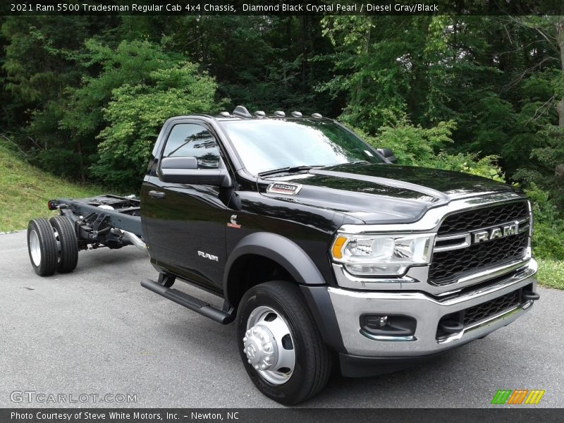 Front 3/4 View of 2021 5500 Tradesman Regular Cab 4x4 Chassis