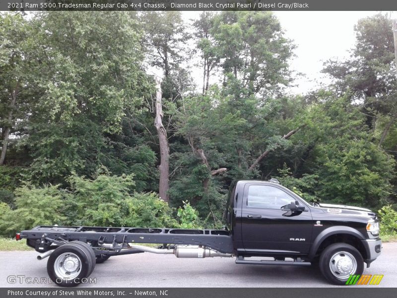  2021 5500 Tradesman Regular Cab 4x4 Chassis Diamond Black Crystal Pearl