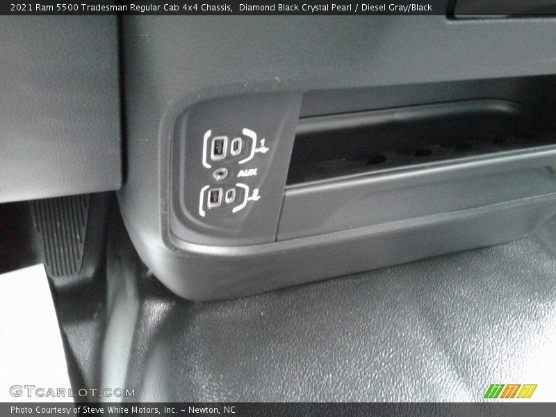 Diamond Black Crystal Pearl / Diesel Gray/Black 2021 Ram 5500 Tradesman Regular Cab 4x4 Chassis