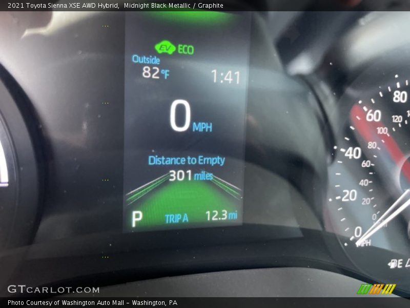 Midnight Black Metallic / Graphite 2021 Toyota Sienna XSE AWD Hybrid