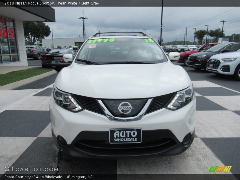 Pearl White / Light Gray 2018 Nissan Rogue Sport SV