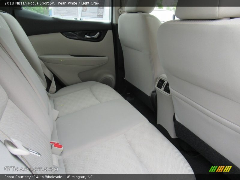 Pearl White / Light Gray 2018 Nissan Rogue Sport SV