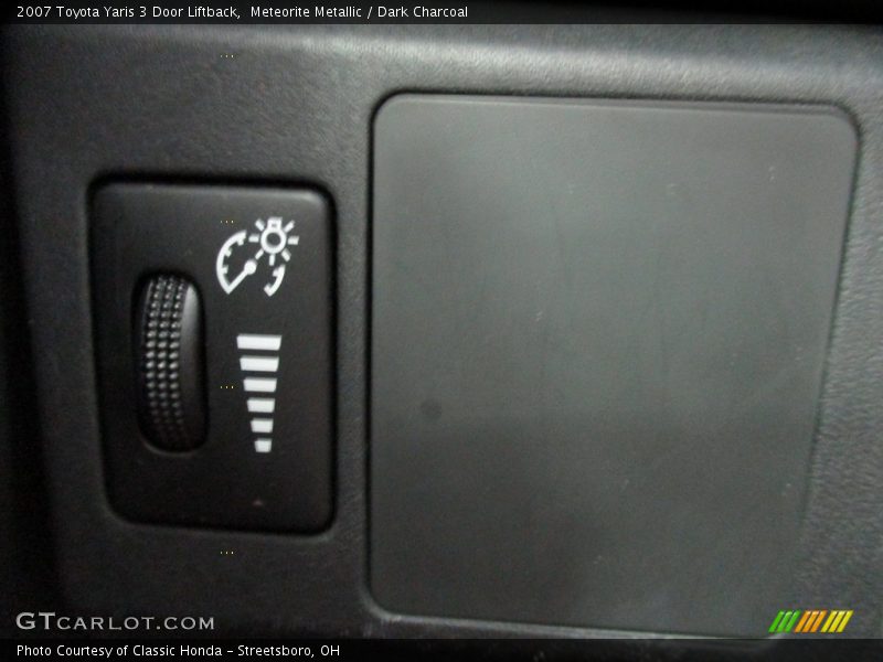 Meteorite Metallic / Dark Charcoal 2007 Toyota Yaris 3 Door Liftback