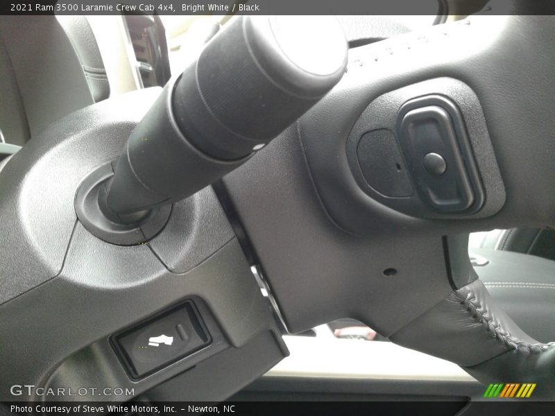 Bright White / Black 2021 Ram 3500 Laramie Crew Cab 4x4