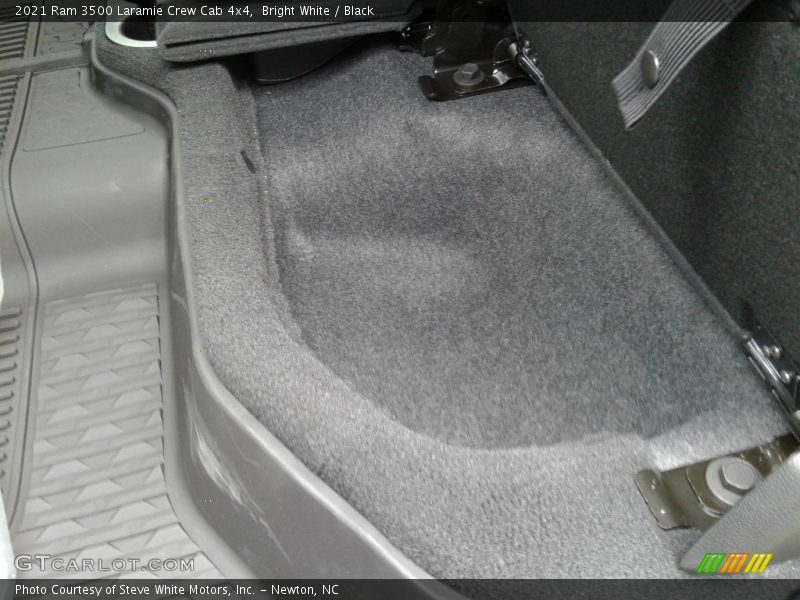 Bright White / Black 2021 Ram 3500 Laramie Crew Cab 4x4
