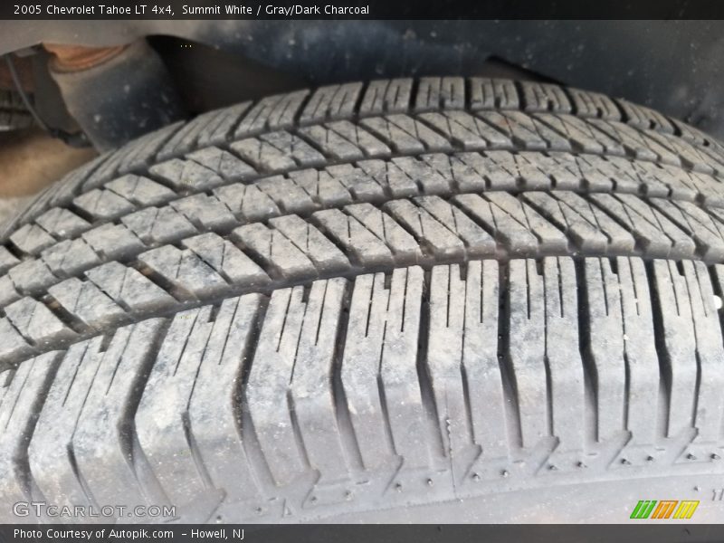 Summit White / Gray/Dark Charcoal 2005 Chevrolet Tahoe LT 4x4
