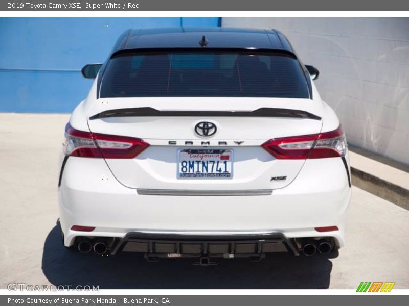 Super White / Red 2019 Toyota Camry XSE