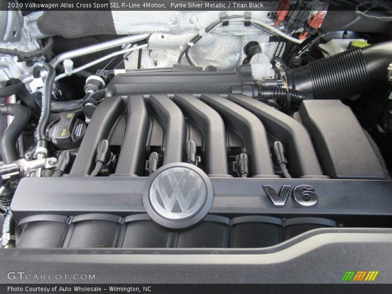 Pyrite Silver Metallic / Titan Black 2020 Volkswagen Atlas Cross Sport SEL R-Line 4Motion