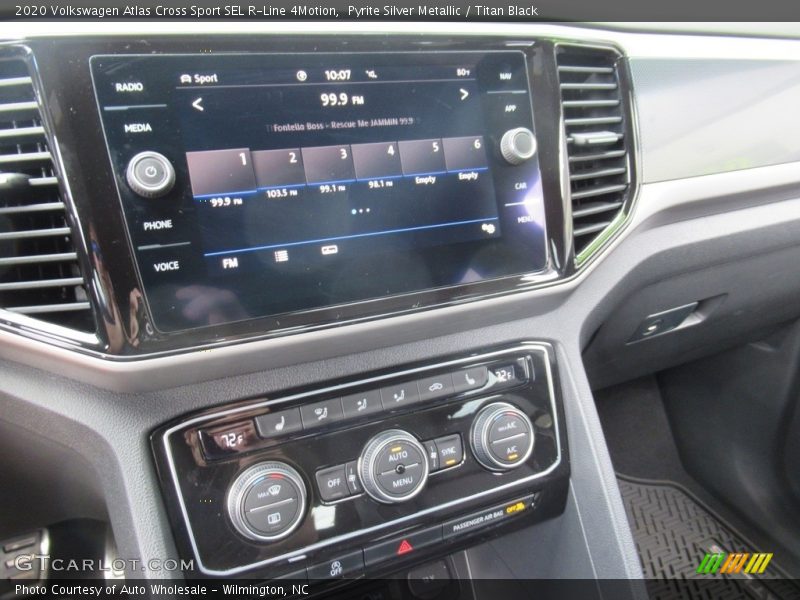 Pyrite Silver Metallic / Titan Black 2020 Volkswagen Atlas Cross Sport SEL R-Line 4Motion