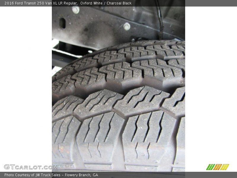Oxford White / Charcoal Black 2016 Ford Transit 250 Van XL LR Regular