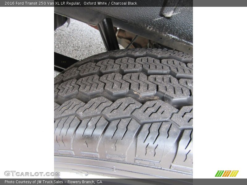 Oxford White / Charcoal Black 2016 Ford Transit 250 Van XL LR Regular