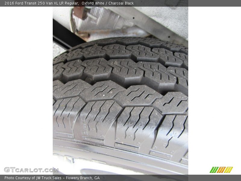 Oxford White / Charcoal Black 2016 Ford Transit 250 Van XL LR Regular
