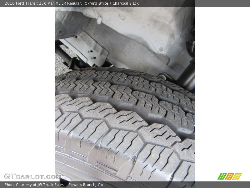 Oxford White / Charcoal Black 2016 Ford Transit 250 Van XL LR Regular