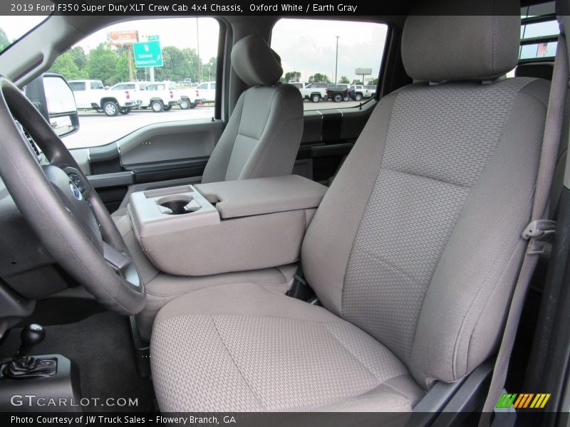 Oxford White / Earth Gray 2019 Ford F350 Super Duty XLT Crew Cab 4x4 Chassis