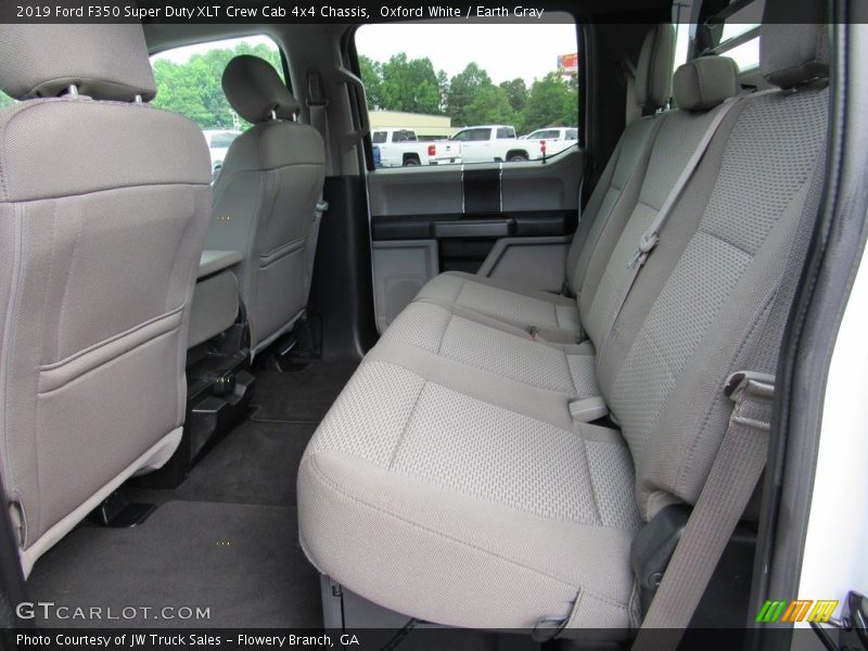 Oxford White / Earth Gray 2019 Ford F350 Super Duty XLT Crew Cab 4x4 Chassis