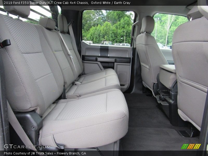 Oxford White / Earth Gray 2019 Ford F350 Super Duty XLT Crew Cab 4x4 Chassis